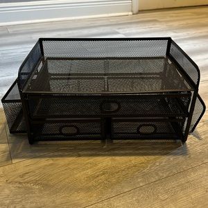 Mesh desk organizer